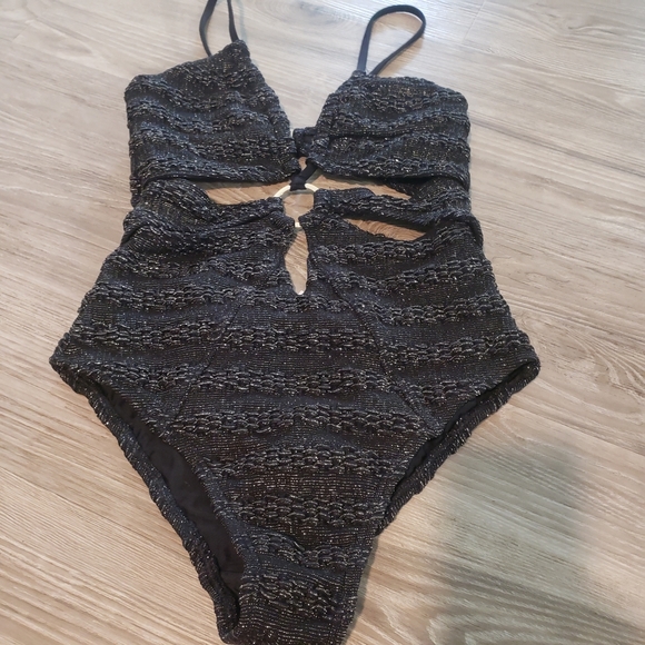 Suboo Nadine One Piece in Black and Gold - Picture 13 of 16